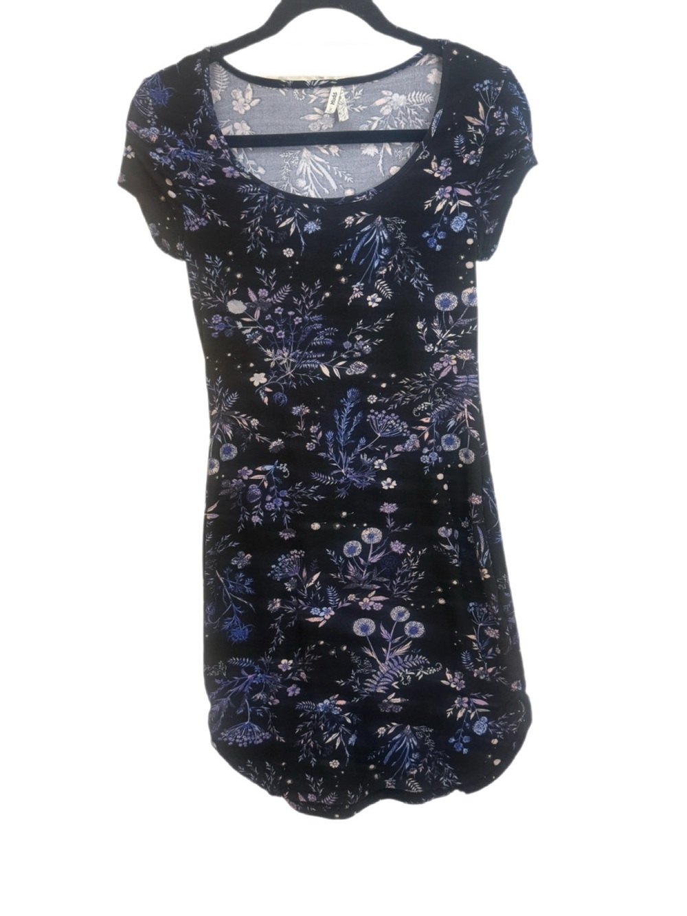 Mudd Black and Light Blue Floral Scoop Neck Top